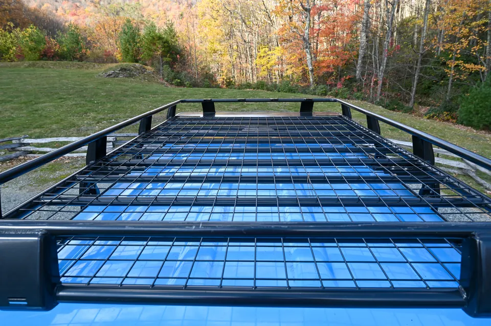 Full length roof rack basket from above
