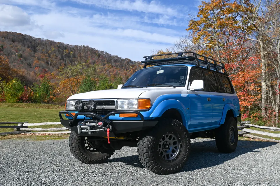 1991 Land Cruiser FJ80 front three-quarter view