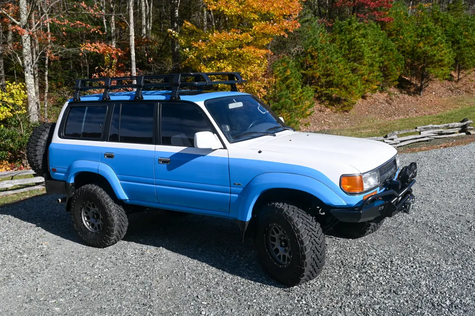 Land Cruiser passenger front three-quarter view