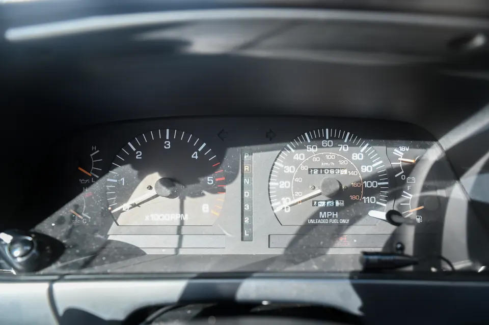 Instrument cluster and odometer