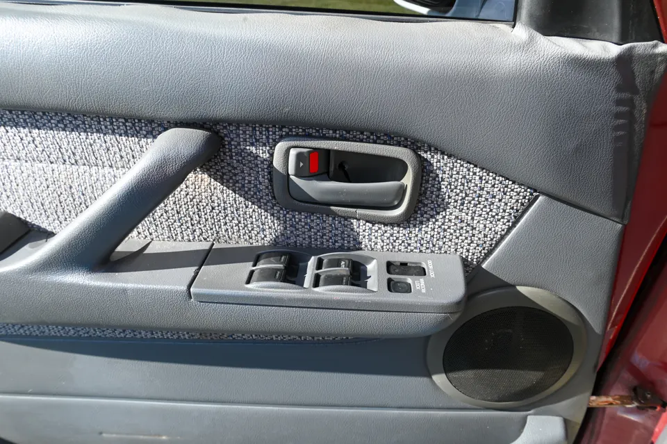 Interior door panel