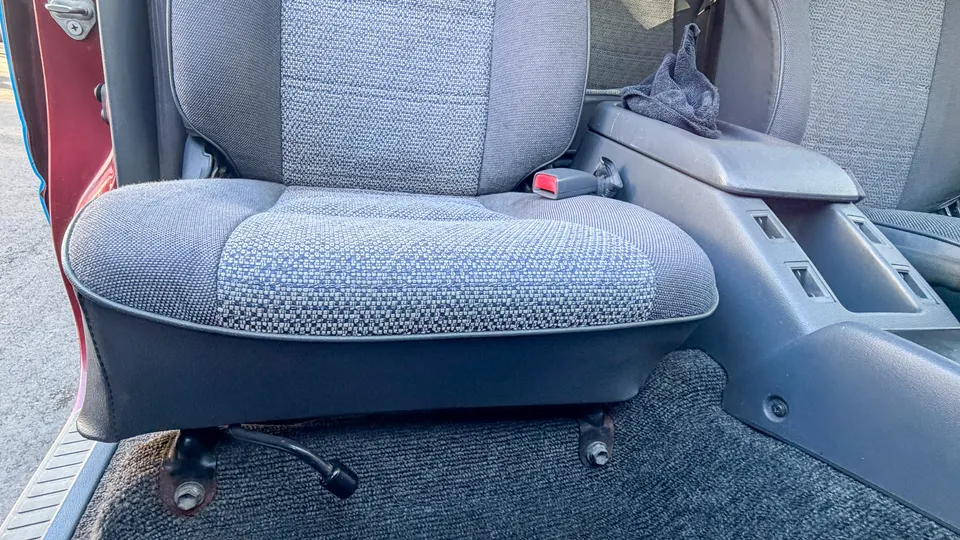 Front seat and center console
